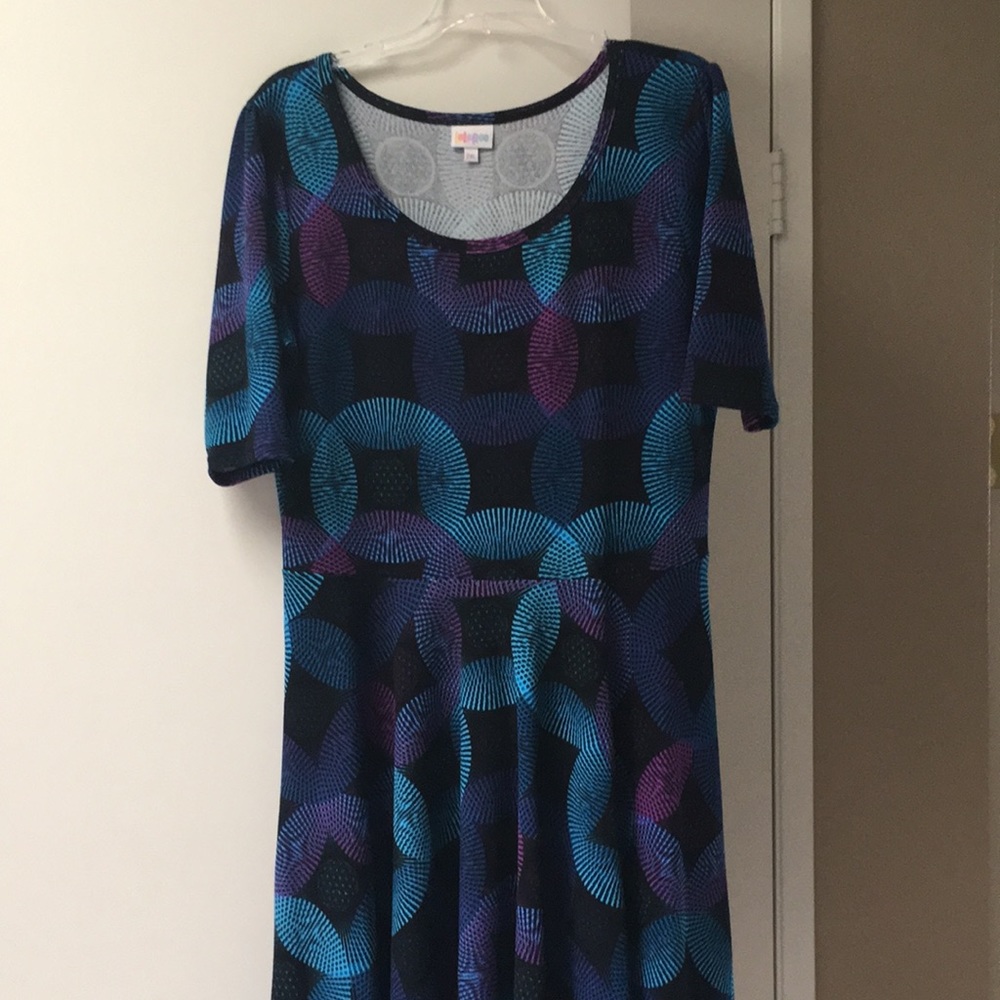 LuLaRoe Nicole swingy dress shirt sleeves 2XL